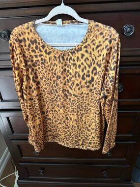 Women's Long Sleeve Leopard Print Crewneck Top - Brown